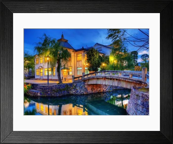 Framed Print : Famed Bridge and Canal of Kurashiki, Japan Framed Print : Famed Bridge and Canal of Kurashiki, Japan