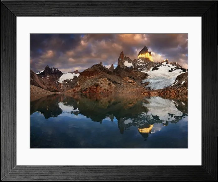 Framed Print : Laguna de Los Tres and mount Fitz Roy at sunrise, Patagonia, Argentina Framed Print : Laguna de Los Tres and mount Fitz Roy at sunrise, Patagonia, Argentina