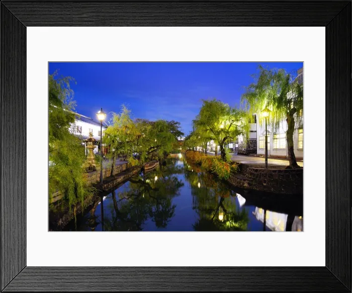 Framed Print : Famed Bridge and Canal of Kurashiki, Japan Framed Print : Famed Bridge and Canal of Kurashiki, Japan