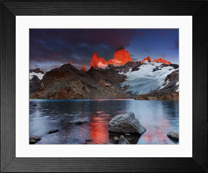 Framed Print : Laguna de Los Tres and mount Fitz Roy, Dramatical sunrise, Patagonia, Argentina Framed Print : Laguna de Los Tres and mount Fitz Roy, Dramatical sunrise, Patagonia, Argentina
