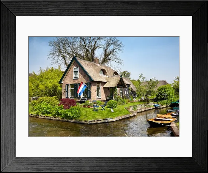 Framed Print : Giethoorn canals village - Holland Framed Print : Giethoorn canals village - Holland