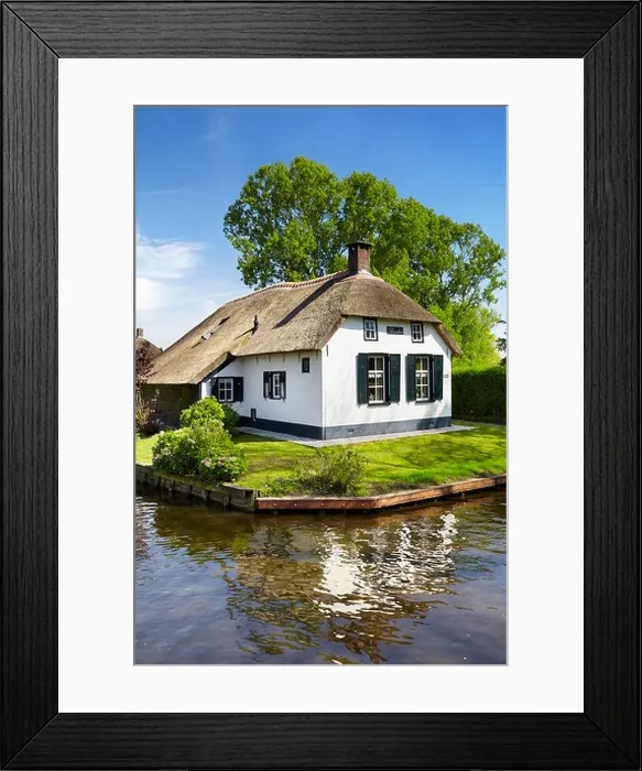 Framed Print : Giethoorn canal village - Holland Netherlands Framed Print : Giethoorn canal village - Holland Netherlands