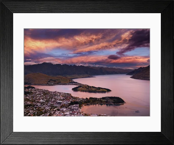 Framed Print : Queenstown cityscape with Wakatipu lake and Remarkables Mountains at sunset, New Zealand