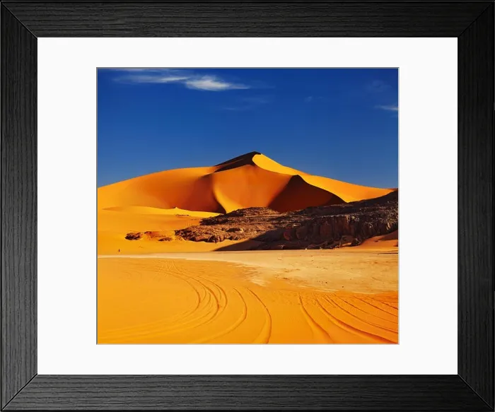 Framed Print : Sand dune in Sahara Desert at sunset, Tadrart, Algeria Framed Print : Sand dune in Sahara Desert at sunset, Tadrart, Algeria