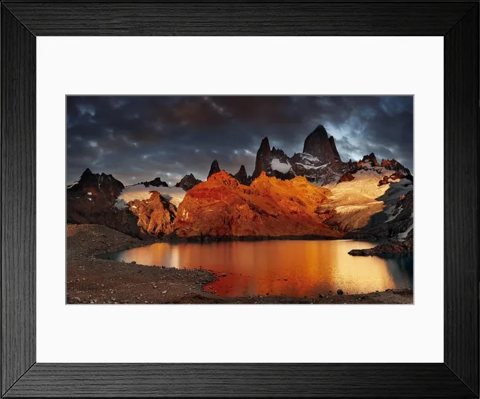 Framed Print : Laguna de Los Tres and mount Los Tres, Dramatical sunrise, Patagonia, Argentina Framed Print : Laguna de Los Tres and mount Los Tres, Dramatical sunrise, Patagonia, Argentina