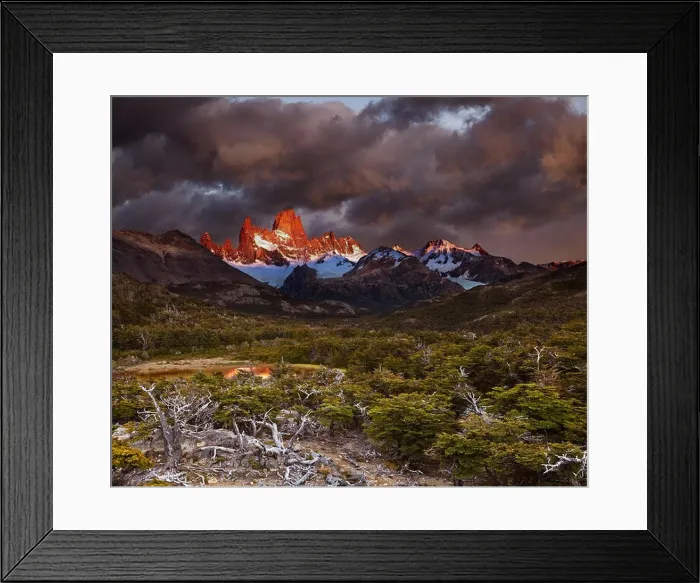 Framed Print : Mount Fitz Roy at sunrise. Los Glaciares National Park, Patagonia, Argentina Framed Print : Mount Fitz Roy at sunrise. Los Glaciares National Park, Patagonia, Argentina