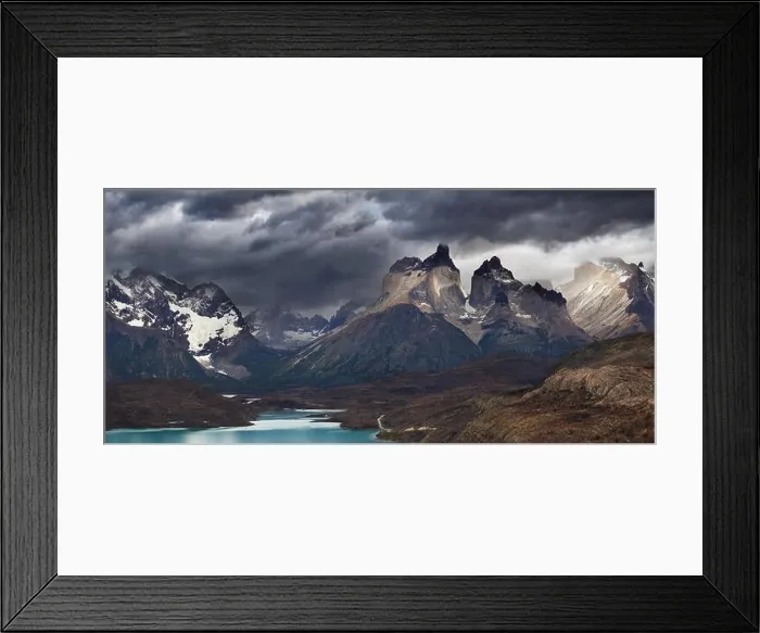 Framed Print : Torres del Paine National Park, Lake Pehoe and Cuernos mountains, Patagonia, Chile Framed Print : Torres del Paine National Park, Lake Pehoe and Cuernos mountains, Patagonia, Chile