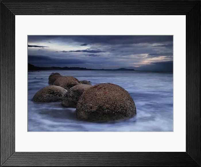 Framed Print : Moeraki Boulders at sunrise, South Island, New Zealand