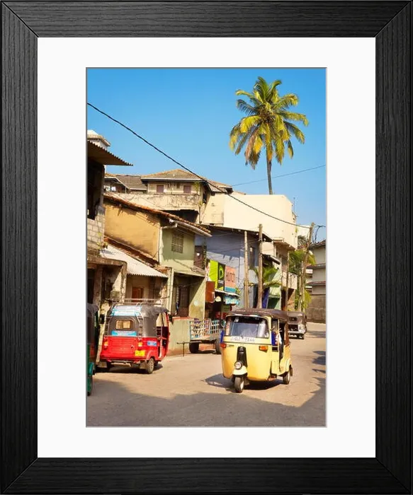 Framed Print : Sri Lanka - Colombo, tuk-tuk taxi, typical way of transportation Framed Print : Sri Lanka - Colombo, tuk-tuk taxi, typical way of transportation