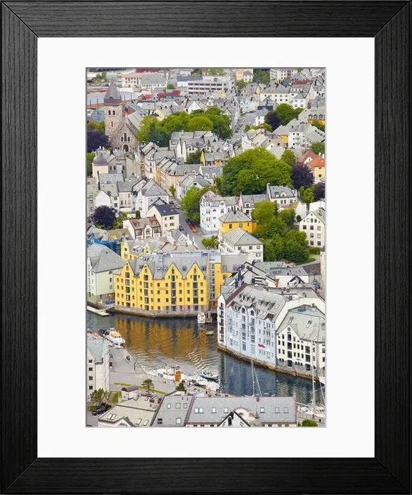 Framed Print : Alesund, More og Romsdal, Norway