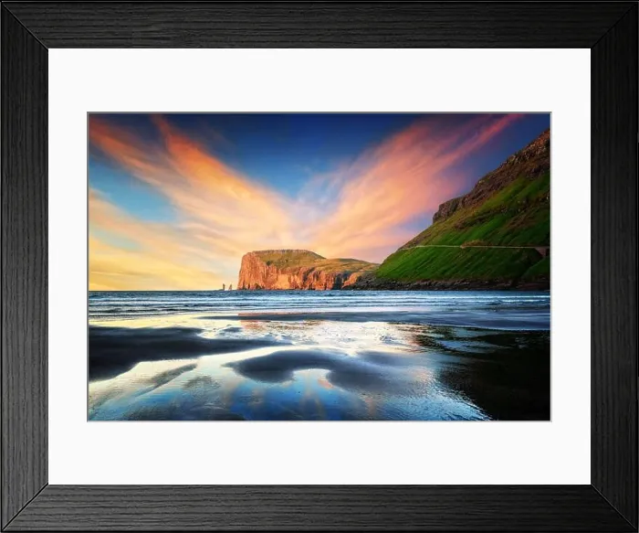 Framed Print : Incredible sunset in low tide time on Atlantic ocean coast near village Tjornuvik. Famous rock formations Risin Framed Print : Incredible sunset in low tide time on Atlantic ocean coast near village Tjornuvik. Famous rock formations Risin