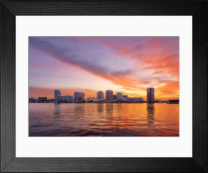 Framed Print : Norfolk, Virginia, USA on the Chesapeake Bay at dawn Framed Print : Norfolk, Virginia, USA on the Chesapeake Bay at dawn