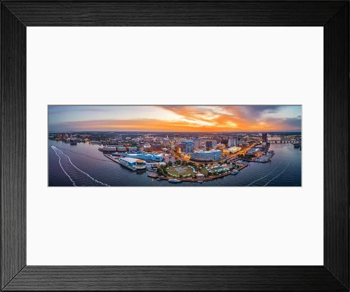 Framed Print : Norfolk, Virginia, USA downtown city skyline from over the Elizabeth River at dusk Framed Print : Norfolk, Virginia, USA downtown city skyline from over the Elizabeth River at dusk