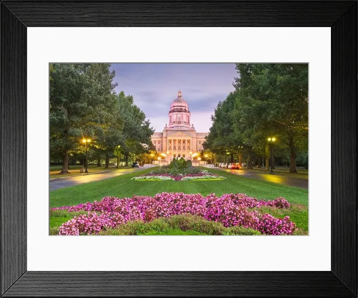 Framed Print : Frankfort, Kentucky, USA with the Kentucky State Capitol at dusk Framed Print : Frankfort, Kentucky, USA with the Kentucky State Capitol at dusk