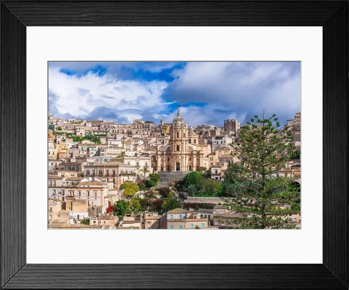 Framed Print : Modica, Sicily, Italy with the Cathedral of San Giorgio Framed Print : Modica, Sicily, Italy with the Cathedral of San Giorgio