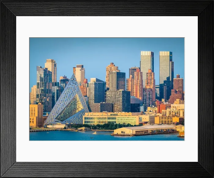 Framed Print : Midtown Manhattan skyline with landmark buildings in New York City Framed Print : Midtown Manhattan skyline with landmark buildings in New York City