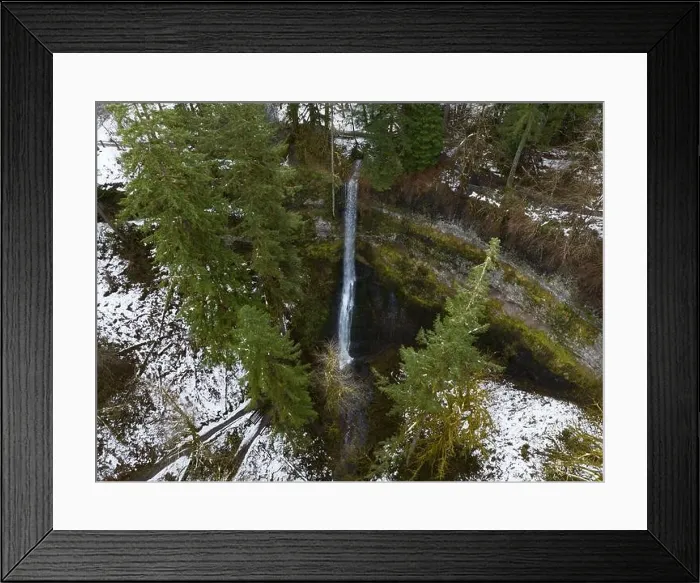 Framed Print : Silver Creek flows over a beautiful waterfall near Silverton, Oregon. This scenic, heavily forested area has many impressive waterfalls Framed Print : Silver Creek flows over a beautiful waterfall near Silverton, Oregon. This scenic, heavily forested area has many impressive waterfalls