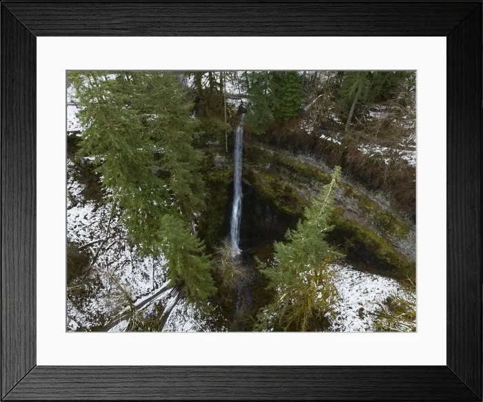 Framed Print : Silver Creek flows over a beautiful waterfall near Silverton, Oregon. This scenic, heavily forested area has many impressive waterfalls Framed Print : Silver Creek flows over a beautiful waterfall near Silverton, Oregon. This scenic, heavily forested area has many impressive waterfalls