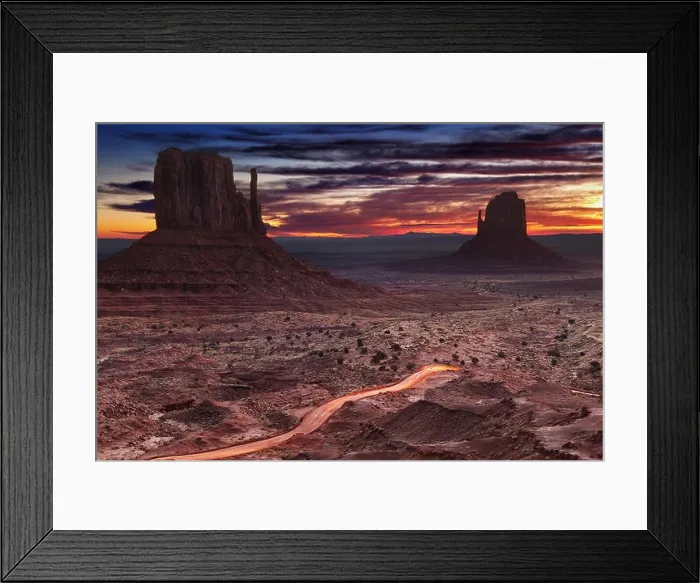 Framed Print : Monument valley at sunrise, Arizona, USA Framed Print : Monument valley at sunrise, Arizona, USA