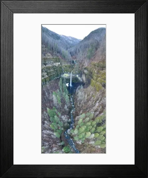Framed Print : The exquisite Elowah Falls is located on the Oregon side of the Columbia River Gorge. This scenic waterfall is just about 30 miles east of Portland Framed Print : The exquisite Elowah Falls is located on the Oregon side of the Columbia River Gorge. This scenic waterfall is just about 30 miles east of Portland