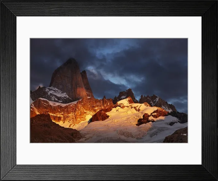 Framed Print : Mount Fitz Roy at sunrise, Patagonia, Argentina Framed Print : Mount Fitz Roy at sunrise, Patagonia, Argentina