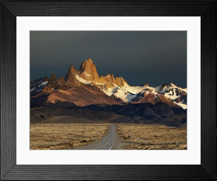 Framed Print : Mount Fitz Roy at sunrise. Los Glaciares National Park, Patagonia, Argentina Framed Print : Mount Fitz Roy at sunrise. Los Glaciares National Park, Patagonia, Argentina