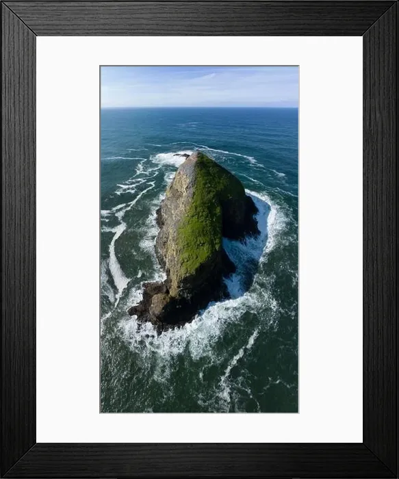 Framed Print : The cold Pacific Ocean washes onto a scenic and rugged seastack off the northern coast of Oregon, not far from Tillamook Framed Print : The cold Pacific Ocean washes onto a scenic and rugged seastack off the northern coast of Oregon, not far from Tillamook