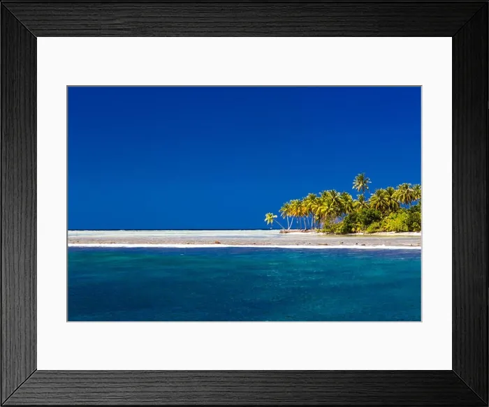 Framed Print : Perfect tropical beach in Maldives with few palm trees and blue lagoon Framed Print : Perfect tropical beach in Maldives with few palm trees and blue lagoon