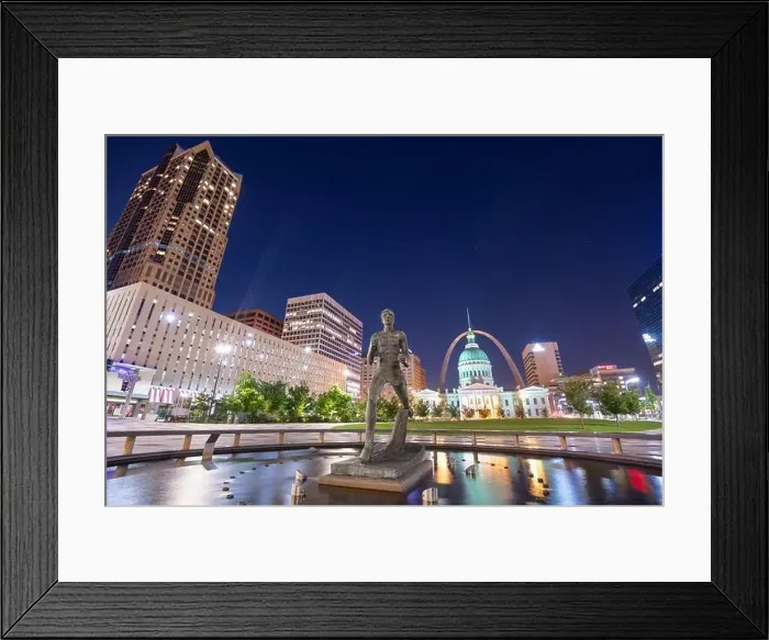 Framed Print : ST. LOUIS, LOUISIANA, USA - August 23, 2018: View from Kiener Plaza Park with the The Olympic Runner Statue, Old Courthouse, and Gateway Arch at twili Framed Print : ST. LOUIS, LOUISIANA, USA - August 23, 2018: View from Kiener Plaza Park with the The Olympic Runner Statue, Old Courthouse, and Gateway Arch at twili
