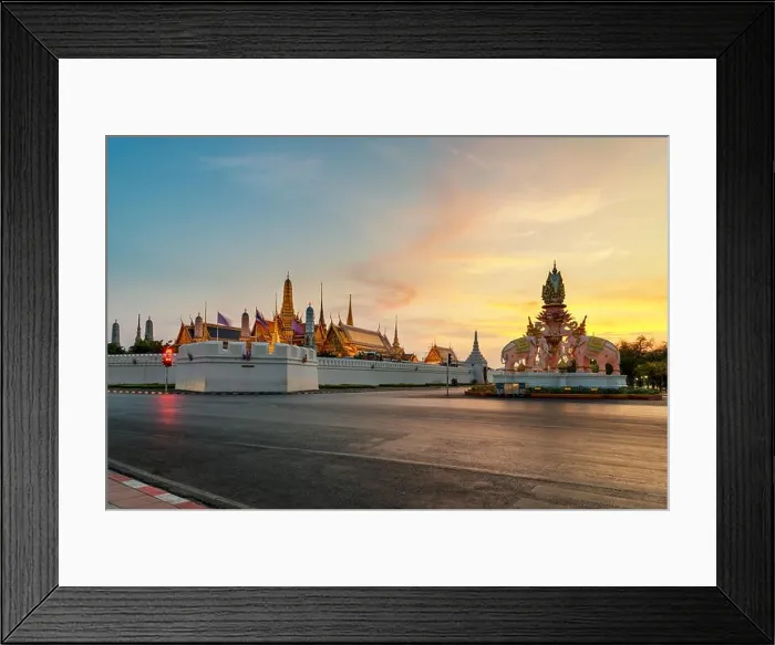 Framed Print : Grand palace and Wat phra keaw at sunset in Bangkok, Thailand Framed Print : Grand palace and Wat phra keaw at sunset in Bangkok, Thailand