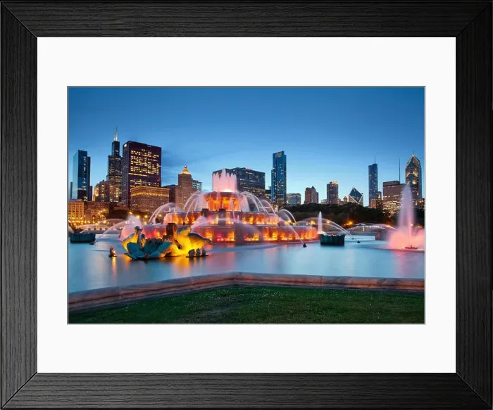 Framed Print : Buckingham Fountain. Image of Buckingham Fountain in Grant Park, Chicago, Illinois, USA Framed Print : Buckingham Fountain. Image of Buckingham Fountain in Grant Park, Chicago, Illinois, USA