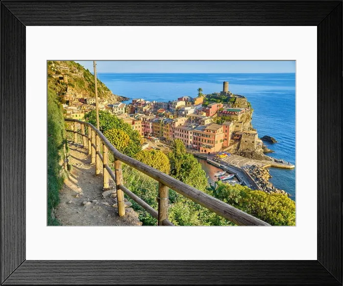 Framed Print : Cinque Terre - tourist hiking trail to Vernazza, Liguria, Italy Framed Print : Cinque Terre - tourist hiking trail to Vernazza, Liguria, Italy