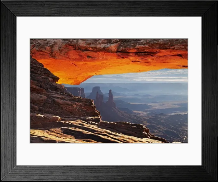 Framed Print : Mesa Arch at sunrise in Canyonlands National Park, Utah, USA Framed Print : Mesa Arch at sunrise in Canyonlands National Park, Utah, USA