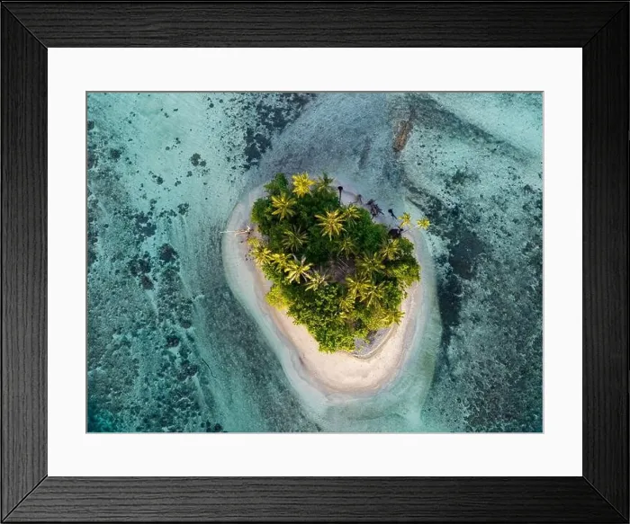 Framed Print : A beautiful coral reef surrounds a scenic island in the Solomon Islands. This beautiful country is home to spectacular marine biodiversity Framed Print : A beautiful coral reef surrounds a scenic island in the Solomon Islands. This beautiful country is home to spectacular marine biodiversity