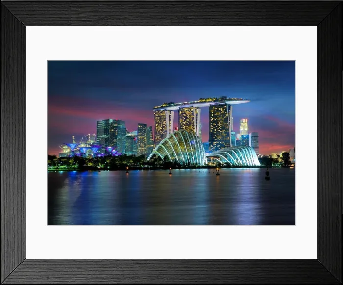 Framed Print : Singapore skyscraper building at Marina Bay in night, Singapore Framed Print : Singapore skyscraper building at Marina Bay in night, Singapore