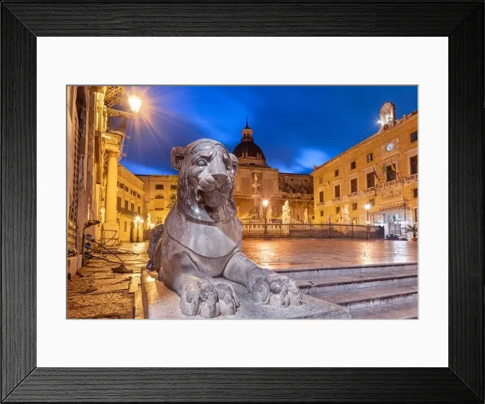 Framed Print : Palermo, Italy at Piazza Pretoria in the early morning Framed Print : Palermo, Italy at Piazza Pretoria in the early morning