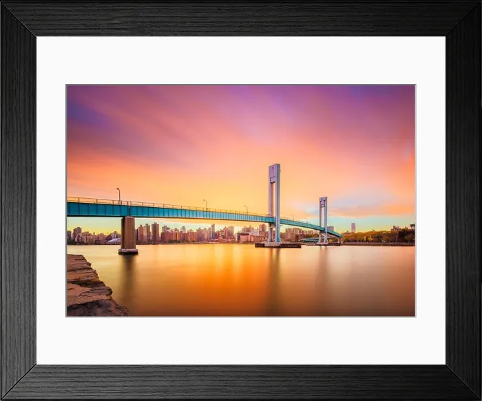 Framed Print : Wards Island Bridge crossing the Harlem River between Manhattan Island and Wards Island in New York City Framed Print : Wards Island Bridge crossing the Harlem River between Manhattan Island and Wards Island in New York City