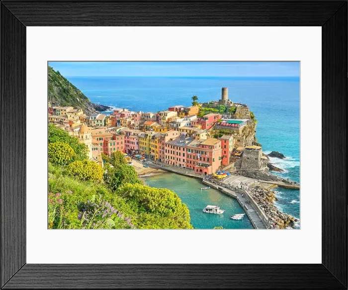 Framed Print : Vernazza, Cinque Terre, Liguria, Italy Framed Print : Vernazza, Cinque Terre, Liguria, Italy