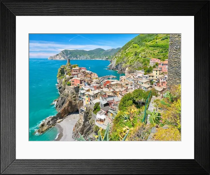 Framed Print : Vernazza, Cinque Terre, Liguria, Italy Framed Print : Vernazza, Cinque Terre, Liguria, Italy