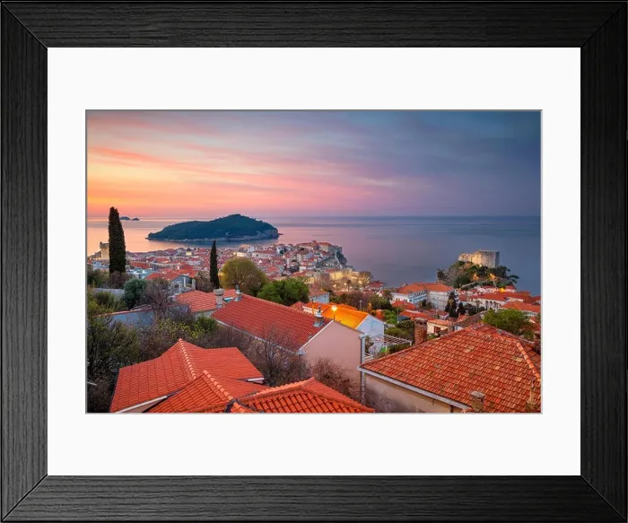 Framed Print : Dubrovnik, Croatia. Beautiful romantic old town of Dubrovnik during sunrise Framed Print : Dubrovnik, Croatia. Beautiful romantic old town of Dubrovnik during sunrise
