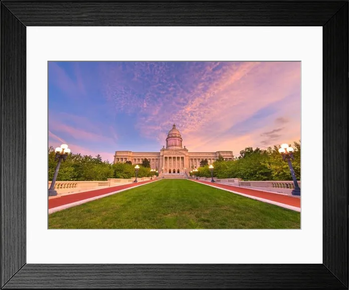 Framed Print : Frankfort, Kentucky, USA with the Kentucky State Capitol at dusk