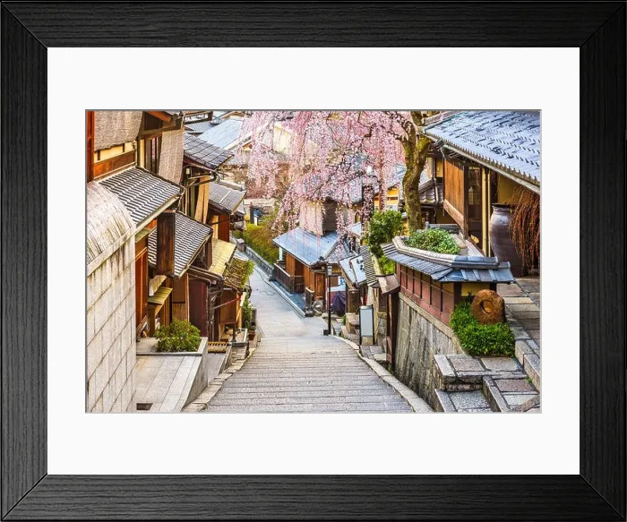 Framed Print : Kyoto, Japan at Higashiyama district in springtime Framed Print : Kyoto, Japan at Higashiyama district in springtime