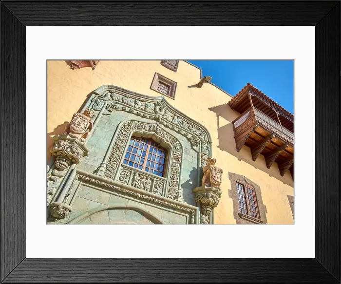 Framed Print : Well in the courtyard in Columbus House, Las Palmas, Gran Canaria, Spain Framed Print : Well in the courtyard in Columbus House, Las Palmas, Gran Canaria, Spain