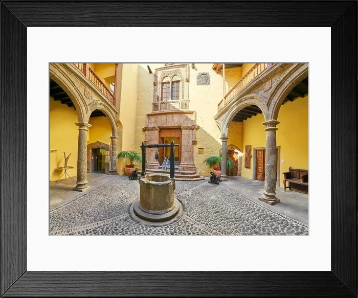 Framed Print : Well in the courtyard in Columbus House, Las Palmas, Gran Canaria, Spain Framed Print : Well in the courtyard in Columbus House, Las Palmas, Gran Canaria, Spain