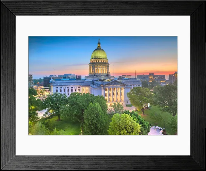 Framed Print : Madison, Wisconsin, USA state capitol building at dusk Framed Print : Madison, Wisconsin, USA state capitol building at dusk