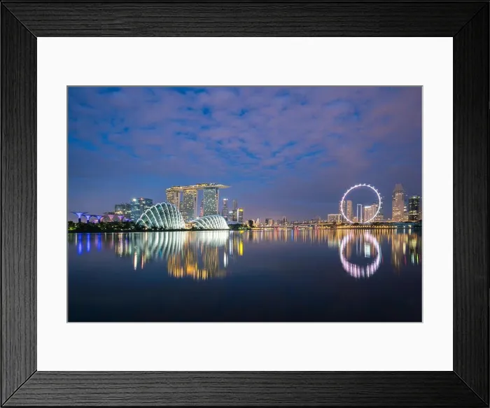 Framed Print : Singapore business district skyline at night in Marina Bay, Singapore Framed Print : Singapore business district skyline at night in Marina Bay, Singapore