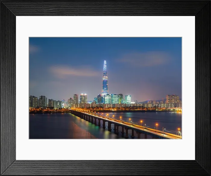 Framed Print : Twilight sunset at Han river with city in Seoul, South Korea Framed Print : Twilight sunset at Han river with city in Seoul, South Korea
