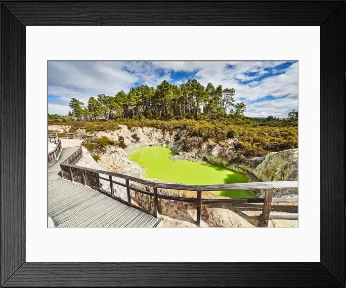 Framed Print : Devil's Bath pool in Waiotapu Thermal Reserve, Rotorua, New Zealand Framed Print : Devil's Bath pool in Waiotapu Thermal Reserve, Rotorua, New Zealand