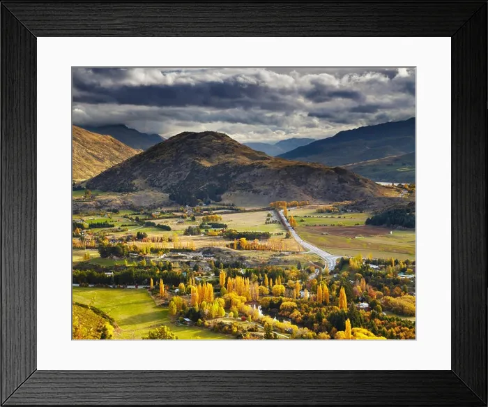 Framed Print : Autumn landscape, near Queenstown, New Zealand Framed Print : Autumn landscape, near Queenstown, New Zealand