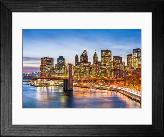Framed Print : New York City skyline with the Brooklyn Bridge and Financial district on the East River Framed Print : New York City skyline with the Brooklyn Bridge and Financial district on the East River